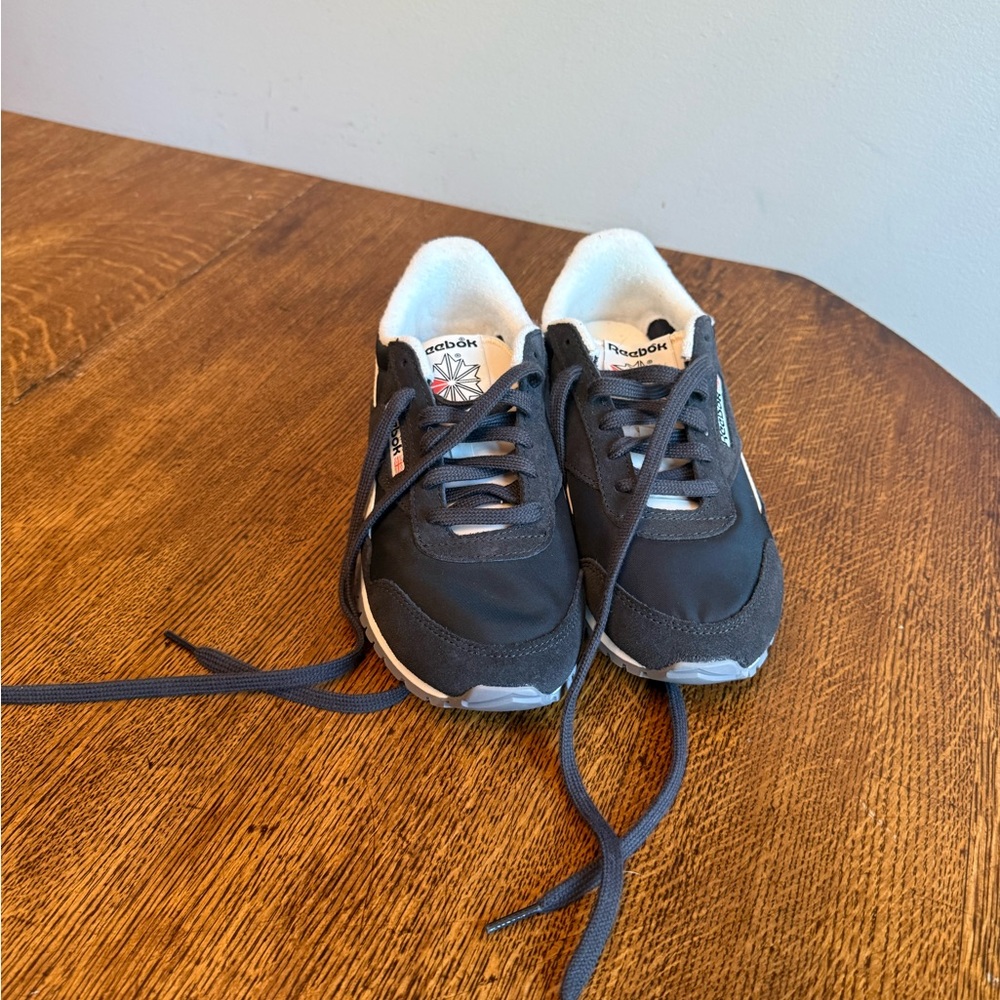 Women's Reebok Classic AZ Sneakers in black with white accents